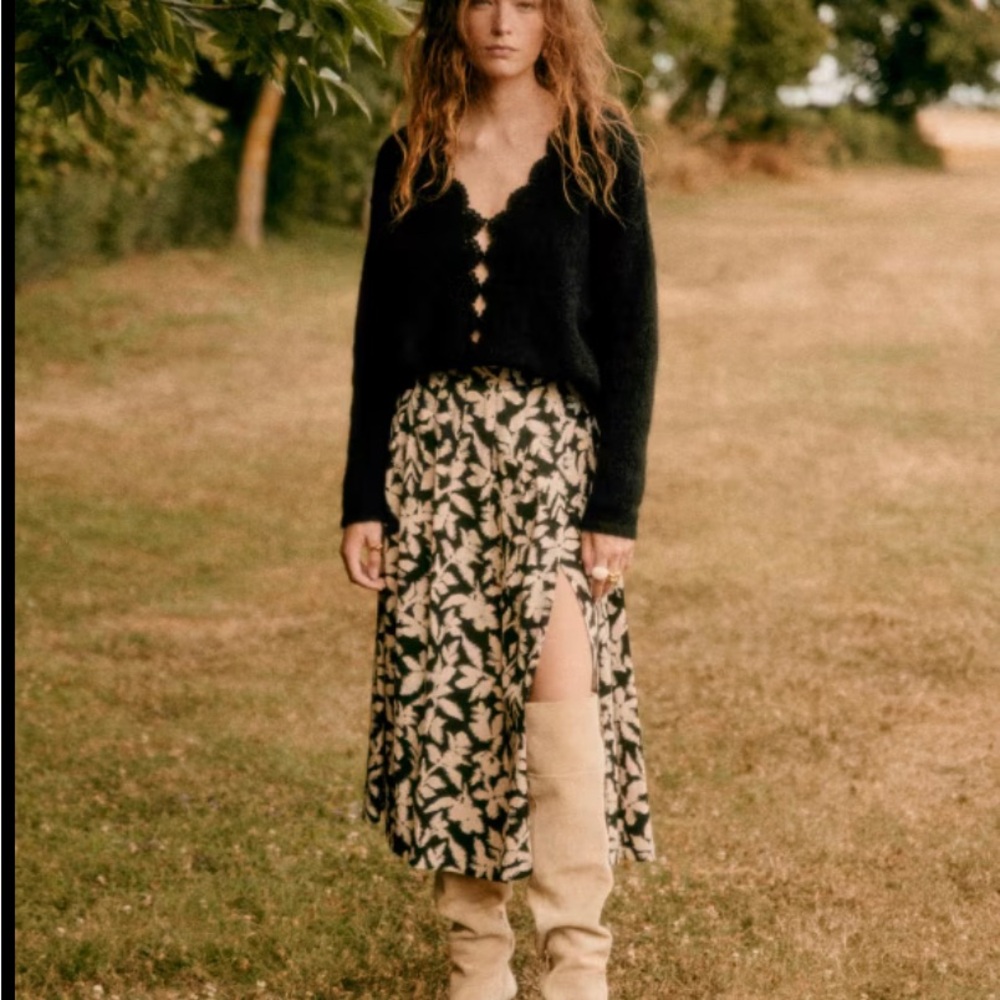 EUC Sezane Alicia floral midi Skirt